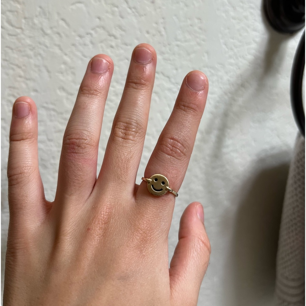 Smiley Face ring - Picture 2 of 3